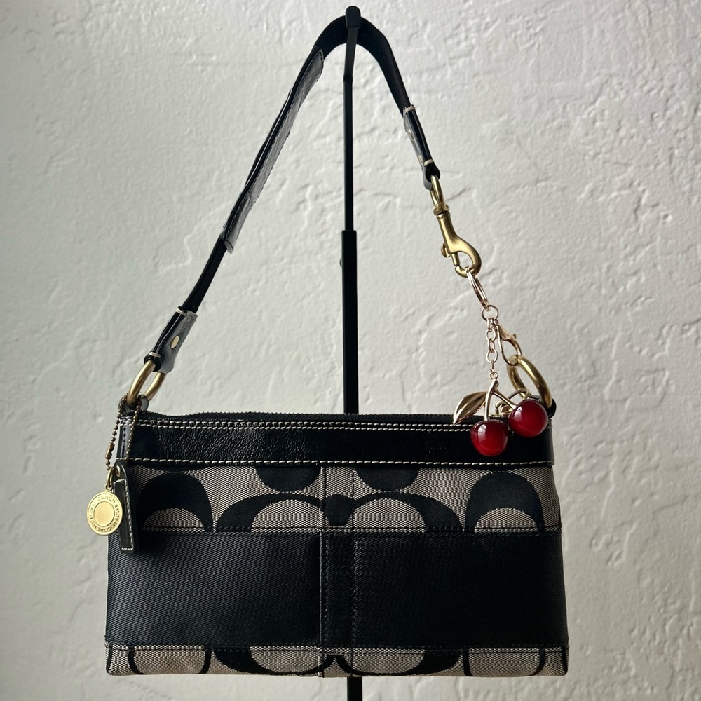 👛 SOLD 👛